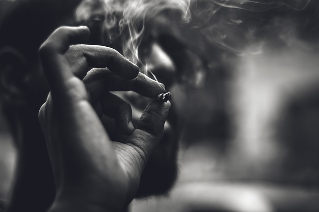 kouření cigarety.jpg